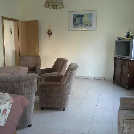 ゲストハウス Haus Erika 3*